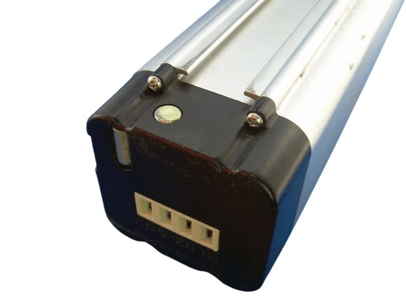 Ibrido 24V akun liitin ja kotelo